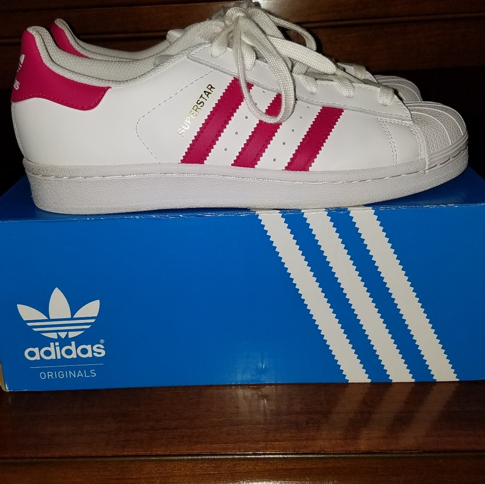 Adidas Superstar Big Girls white and pink 5 1/2